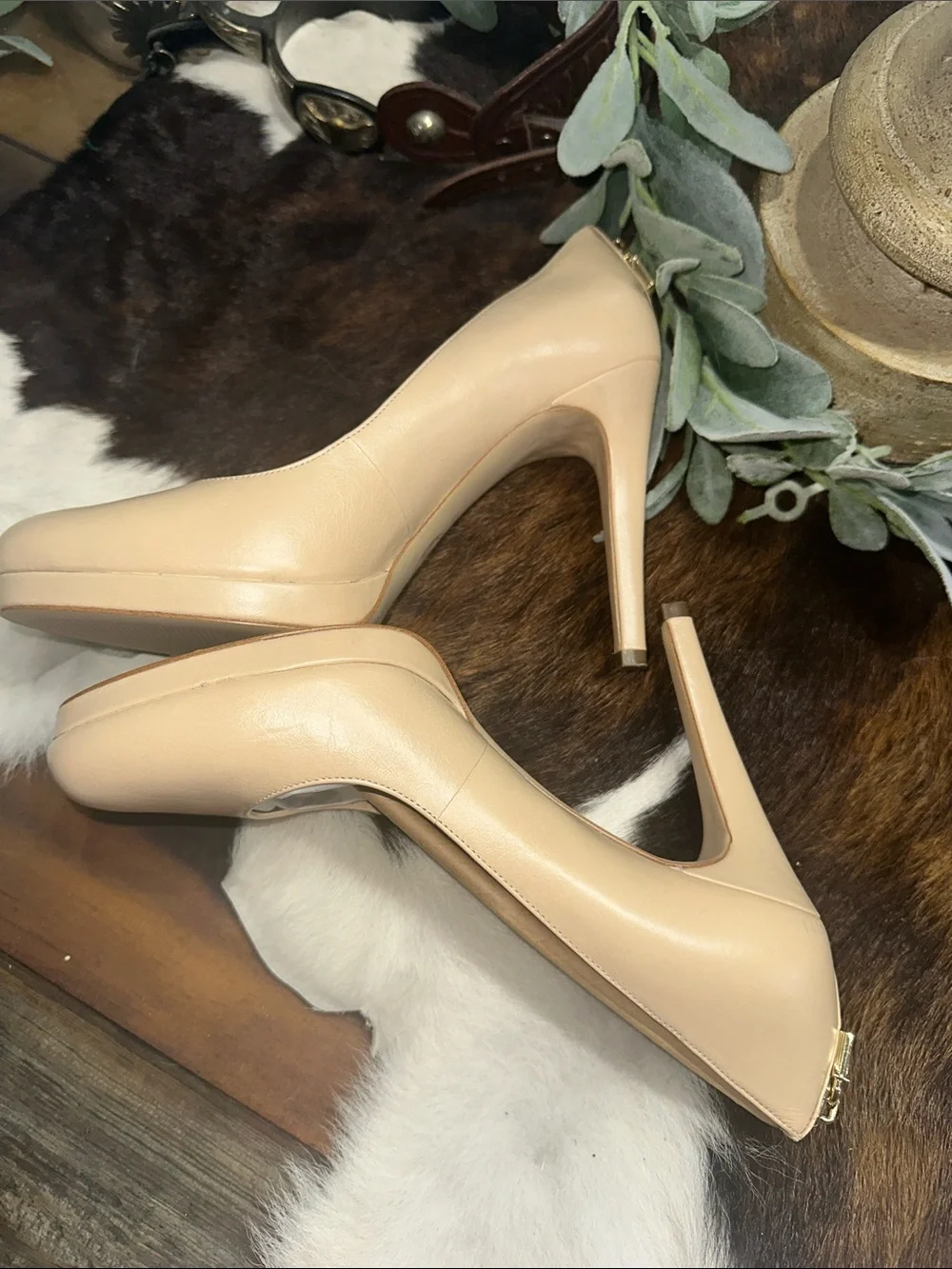 NWOT Michael Kors Nude/Tan Leather Pointed-Toe Pumps